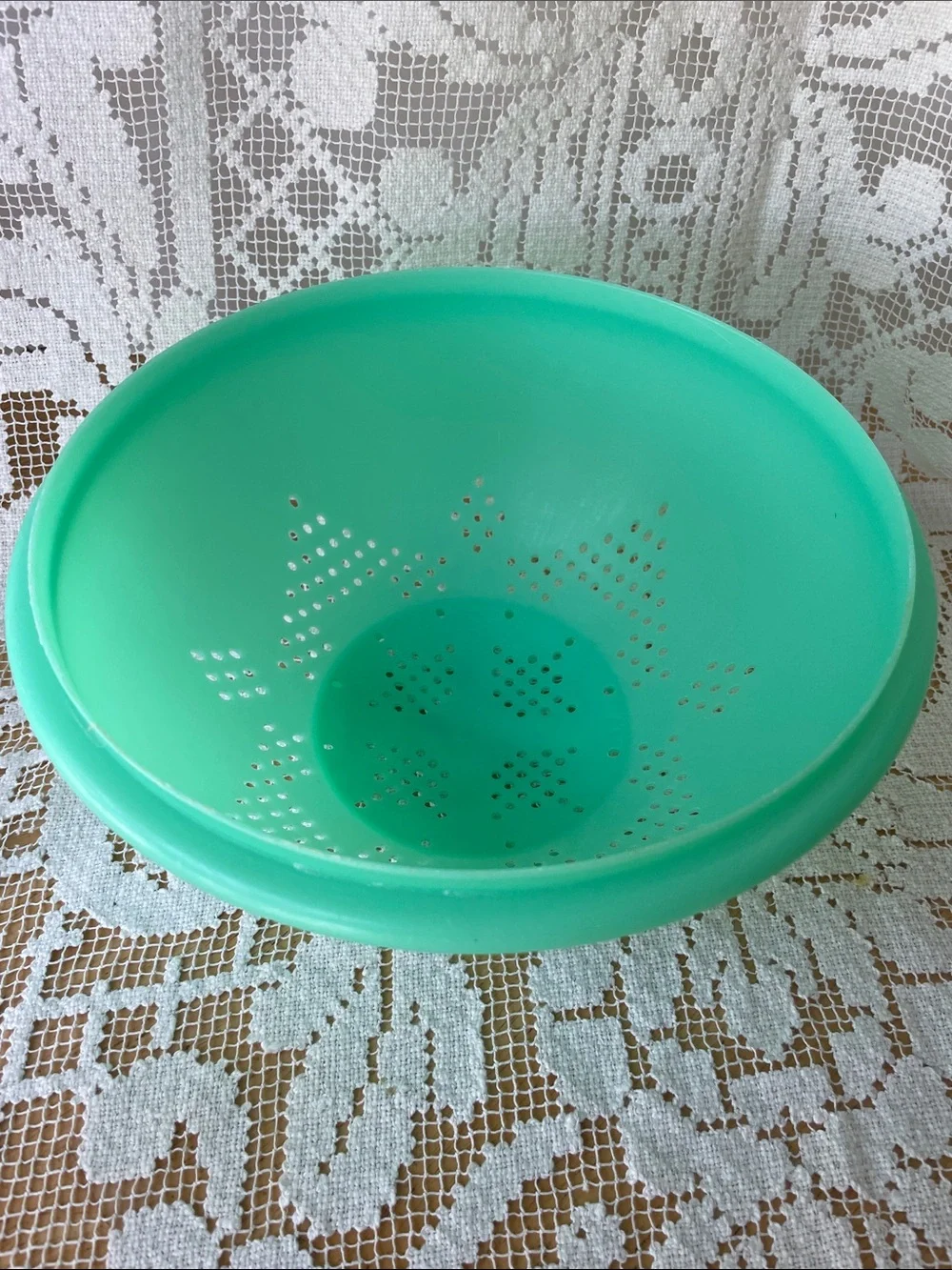 Green Plastic Colander with Pink-Lidded Storage Set
